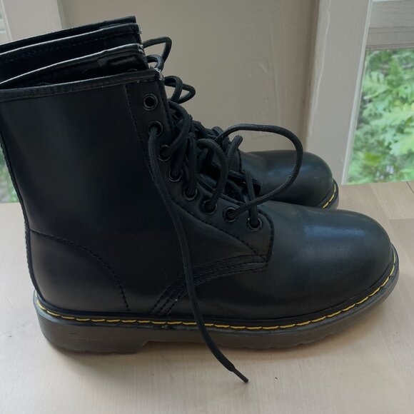 Dr. Martens Black Boots - 1460 Smooth Leather - Picture 3 of 6